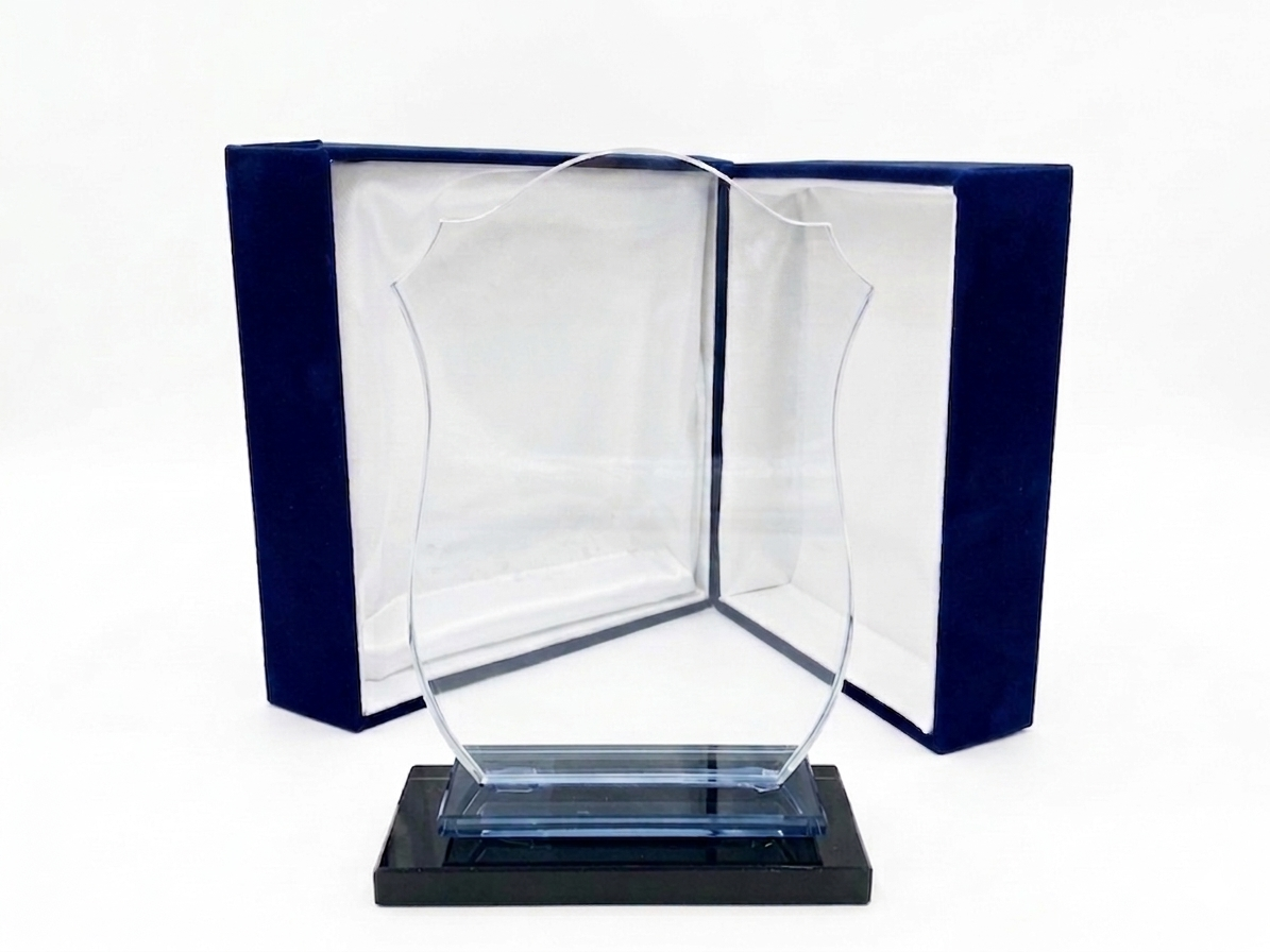 درع كريستال 22 سم علبة كرتونية