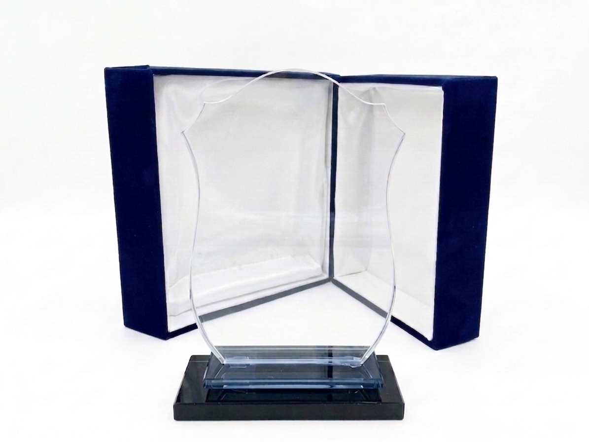 درع كريستال 16سم علبة كرتونية